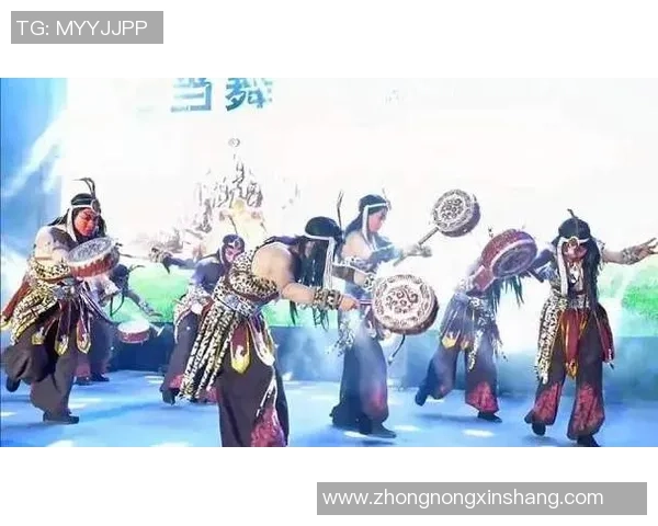 足球明星与中国舞女生的激情碰撞展现多元文化之美