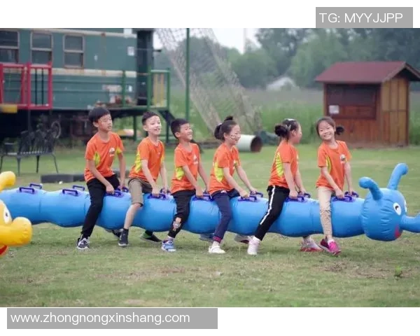 足球明星齐心协力支持乌克兰展现团结与希望的力量